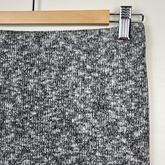 EXPRESS Ribbed Soft Stretchy Skirt - Picture 3 of 9